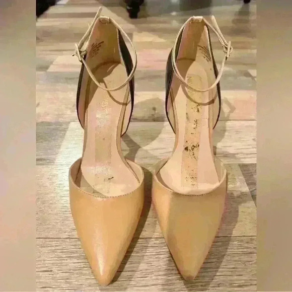 Nine West Black & Tan Gold Ankle Strap Heels size 7 1/2 used worn once - Picture 3 of 4